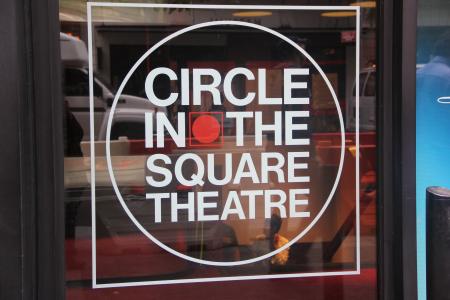圈子在正方形, 纽约, 曼哈顿, 中城, 旅游, 现场剧场, 性能