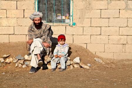 女儿, 儿童, 阿富汗, 父亲, 坐, 泥浆, 贫困