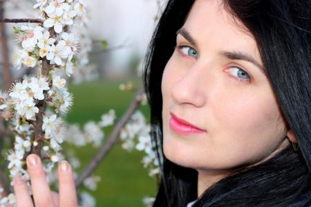 女孩, 春天, 花, 树, 白色, 蓝色的眼睛
