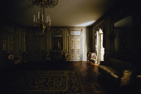 富丽堂皇的家, 客厅里, 光, 窗口, 夏时制, 优雅, 镶板