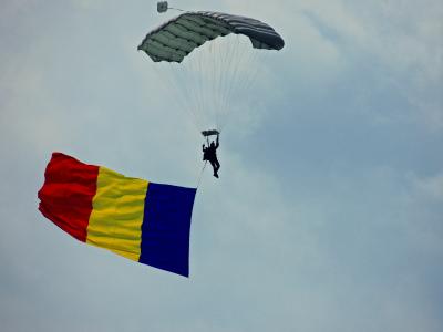 降落伞跳线, 国旗, 罗马尼亚, 飞行