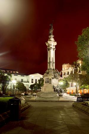 基多厄瓜多尔, 历史中心, 独立广场