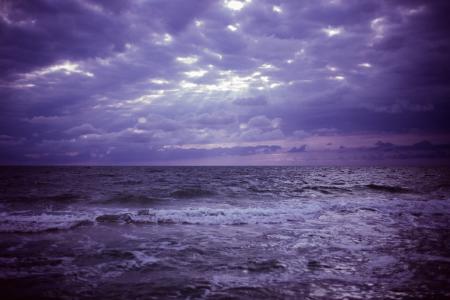 波, 身体, 水, 白天, 时间, 紫色, 天空
