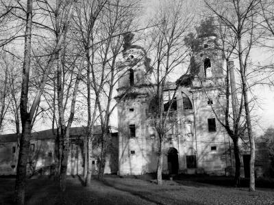 修道院, 被遗弃, 纪念碑