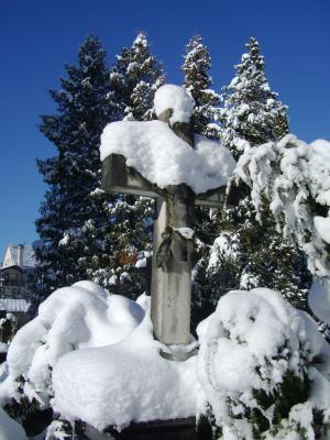 石十字架, 坟墓, 墓, 雪盖, 天空蓝, 冬天, 雪