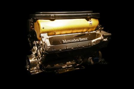 梅赛德斯引擎, 汽车发动机, 马力, 黄色, 黑色背景, 工作室拍摄, 特写