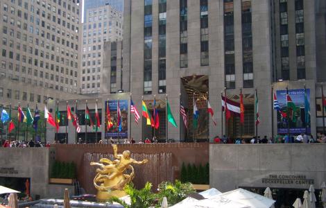 纽约, 洛克菲勒中心, 旗帜, 金色雕像, 纽约, 城市, 建筑