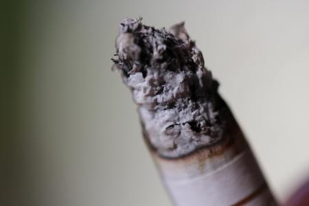 香烟, 火山灰, 烧伤, 倾斜, 烟头, 吸烟, 成瘾