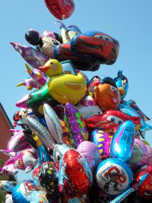 每年的市场, 公平, 民间的节日, 气球, 热气球卖家, 多彩, 浮法