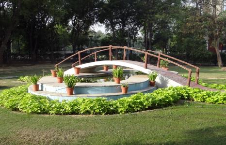荷花池, 喷泉, 桥梁, 加济阿巴德, 印度