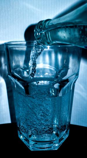 水, 瓶, 玻璃, 饮料, 矿泉水, 碳酸, 蓝色