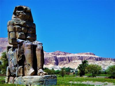 曼的巨, 埃及, 这座雕像, 比