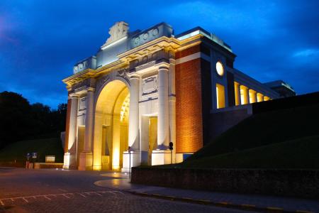 比利时, 世界大战1纪念碑, 历史, 建设, 纪念碑, 晚上, 夜之光
