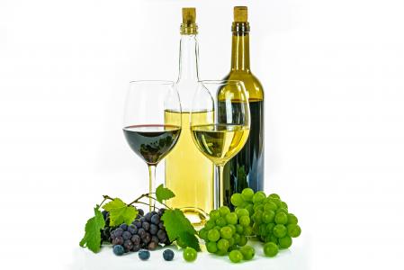 白葡萄酒, 红酒, 的瓶子, 酒杯, 玻璃, 葡萄, 白色背景