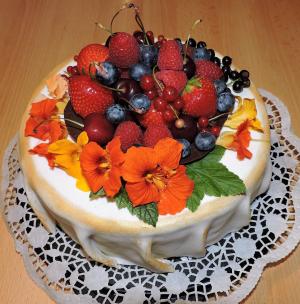 蛋糕, 水果, 樱桃, 蓝莓, 黑醋栗, 旱金莲, 软糖