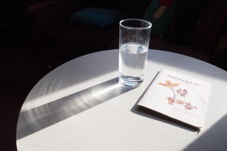 玻璃, 玻璃杯水, 太阳, 阴影, 反思, 本小册子, 表
