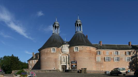 圣 fargeau, 城堡, 法国, 卢瓦尔的国家, 防御工事, 旅游