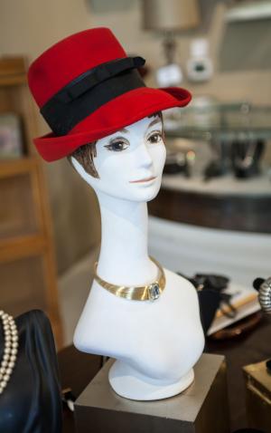 时装模特, 帽子, 胸围, 项链, 黄金, 红色, 毛毡
