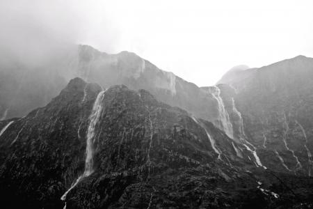 黑色和白色, 瀑布, 山, 雾, 水, 云计算, 雨