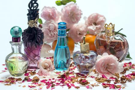 静物, 玫瑰, 香水, 香水瓶, 香味, 玫瑰花瓣, 芳香疗法