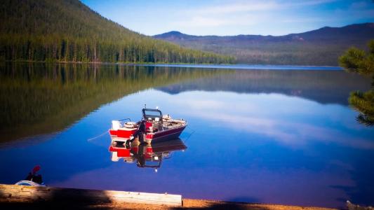cultus 湖, 渔船, 德舒特国家森林, 俄勒冈州, 美国, 景观, 风景名胜