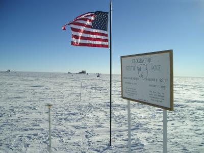 南极站, 地理南极标记, 阿蒙森站