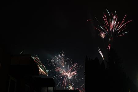 烟花, 火箭, 新年除夕, 晚上, 新的一年的一天, 天空, 爆炸