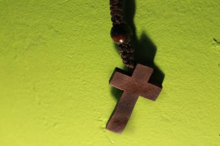 十字架, 木制的十字架, 祷告链, 念珠, 基督教, 信心