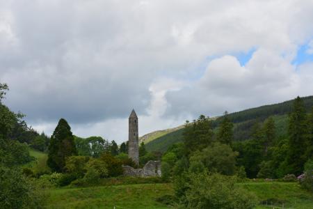 格兰达洛, 教会, 中世纪, 爱尔兰