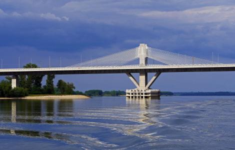 多瑙河大桥, 斜拉桥, 结构, 冲击保护, 塔, 单载波, 罗马尼亚