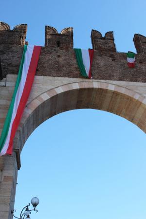 维罗纳, 意大利, 国旗, 门