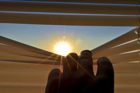 百叶窗, 卷帘, 打开, 差距, 看看, 太阳, 早上