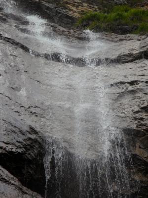 流量, 水, 瀑布, 山, 岩石, schleierfall