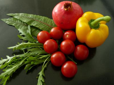 静物, 辣椒粉, 番茄, 石榴, 生菜, 蔬菜秤