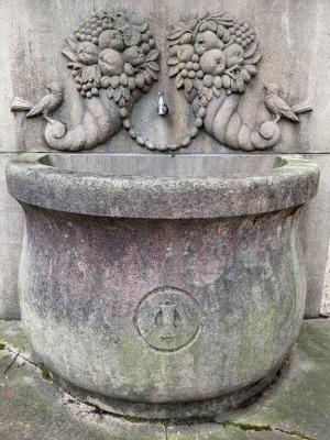 喷泉, 口渴, 水, 房子里的崇拜, 中世纪, 花, 斯坦贝奇
