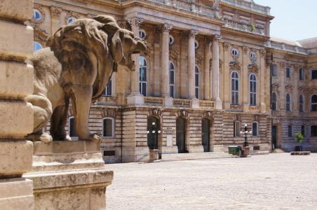 匈牙利国家美术馆, 布达佩斯, 院子里, 雕塑, 狮子, 输入, 匈牙利