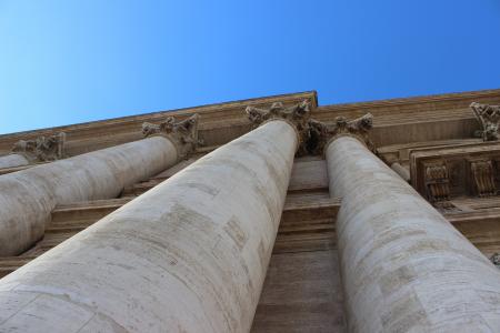 罗马, 圣皮埃尔, 支柱