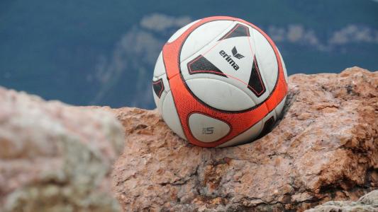 球, 足球, 湖, 岩石