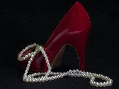珠子, 珍珠项链, 妇女的鞋子, 珠宝首饰, 高跟鞋, 红色, 时尚