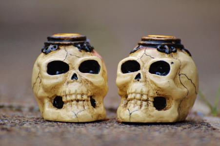 骷髅和交叉骨, 令人毛骨悚然, 万圣节, 头骨, 颅骨骨, 很奇怪, 可怕