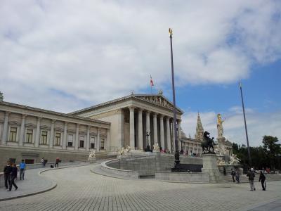 市政厅, 维也纳, 雅典娜