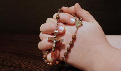 念珠, 信心, 祈祷, 折叠的手, 祷告, 十字架, 基督教
