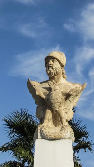 塞浦路斯, 拉纳卡, 科雅典, 创始人, 胸围