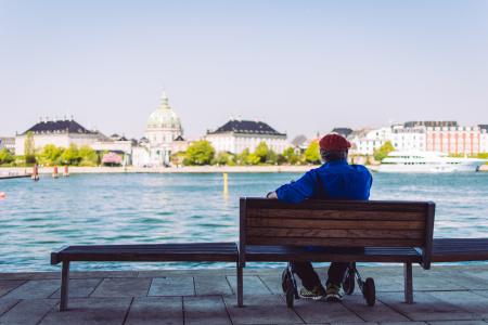 男子, 坐, 板凳, 水, 老公园, 哥本哈根, 后方的看法