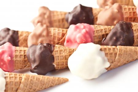冰激淋, 冰淇淋锥, 巧克力冰淇淋, 香草冰激淋, 草莓冰淇淋, 甜, 甜点