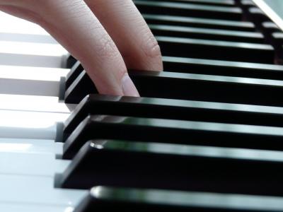 弹钢琴, 钢琴, 钢琴键, 手指, 黑色, 白色, 钢琴键盘