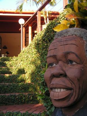 曼德拉, 南非, 雕像