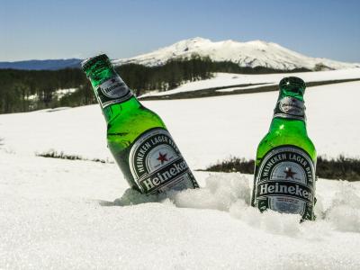 两个, 喜力啤酒, 玻璃, 瓶, 雪, 啤酒, 绿色
