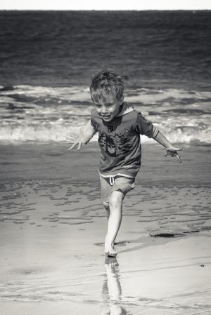 海滩, 男孩, 黑色和白色, 度假, 儿童, 海, 海滩乐趣