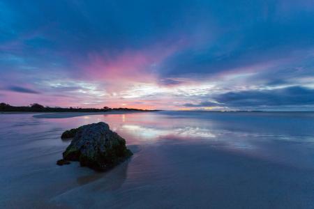 在日出之前, 桑迪, 反思, 绒起源海岸, 爪哇岛, 印度尼西亚, 宁静